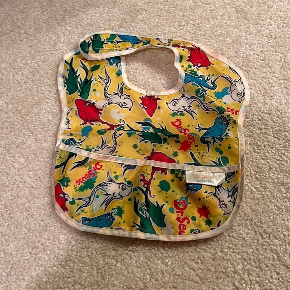 DR SEUSS BABY BIB
